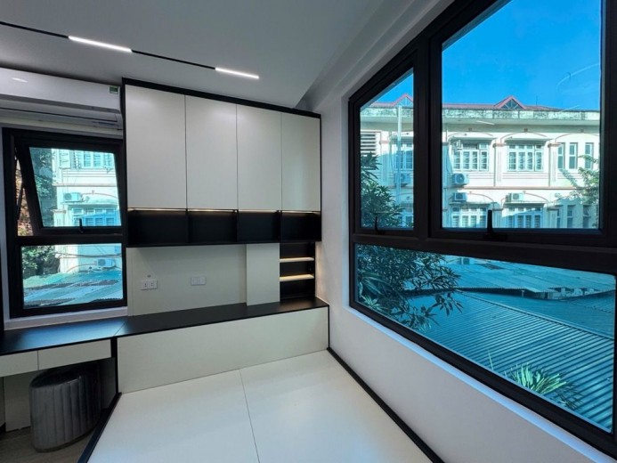 Nguyễn Công Trứ - Văn quán 5 tầng đẹp lung linh ô tô đỗ cửa cách phố 15m