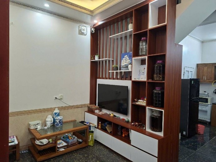 Tản Đà gần ô tô đường thông sổ cực đẹp 36m2 - 8 tỷ 650tr