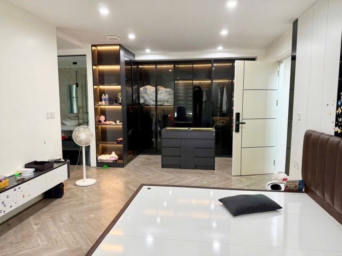 Nhà Lê Lợi xây mới 5 tầng - đường 4,5m - ô tô đỗ cửa - ngay cạnh trường 32/36 - 7 tỷ 98