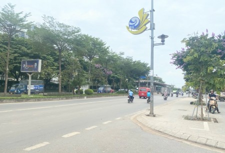 Vị trí cực đẹp Nhà hà trì dân xây 3,5 tầng DT Rộng - vị trí ô tô - 8,99 tỷ