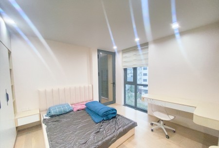 Nhà Lê Lợi xây mới 5 tầng - đường 4,5m - ô tô đỗ cửa - ngay cạnh trường 32/36 - 7 tỷ 98