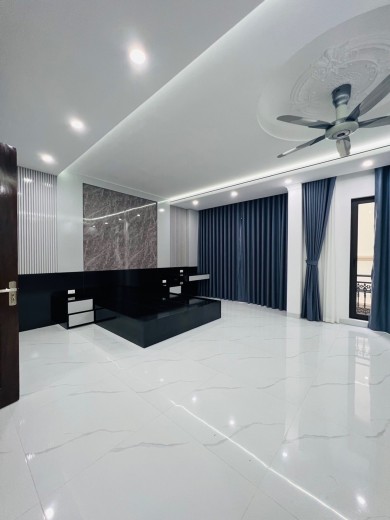 PHAN ĐÌNH GIÓT 6 tầng thang máy nhà mới fun nội thất nhà đẹp thoáng sáng