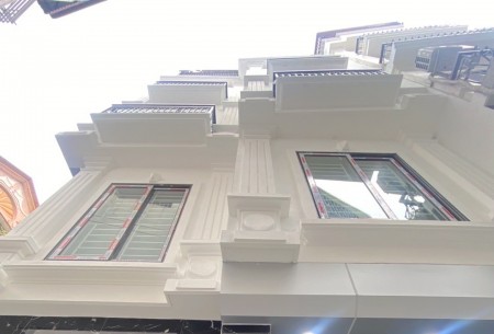 PHAN ĐÌNH GIÓT 6 tầng thang máy nhà mới fun nội thất nhà đẹp thoáng sáng